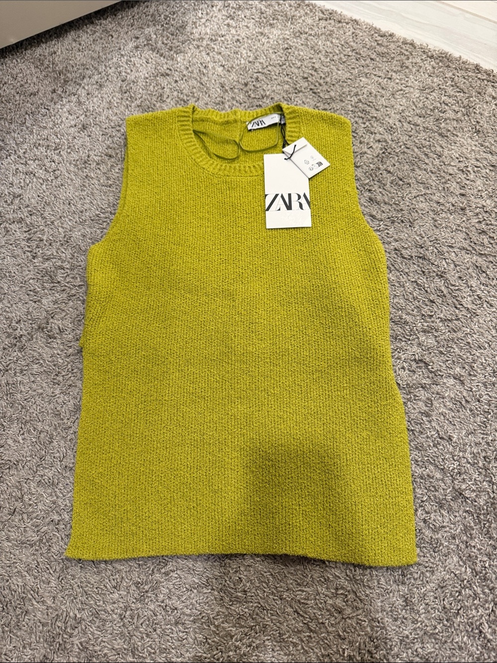 ZARA Sleeveless V-Neck Knit Vest in Chartreuse Green